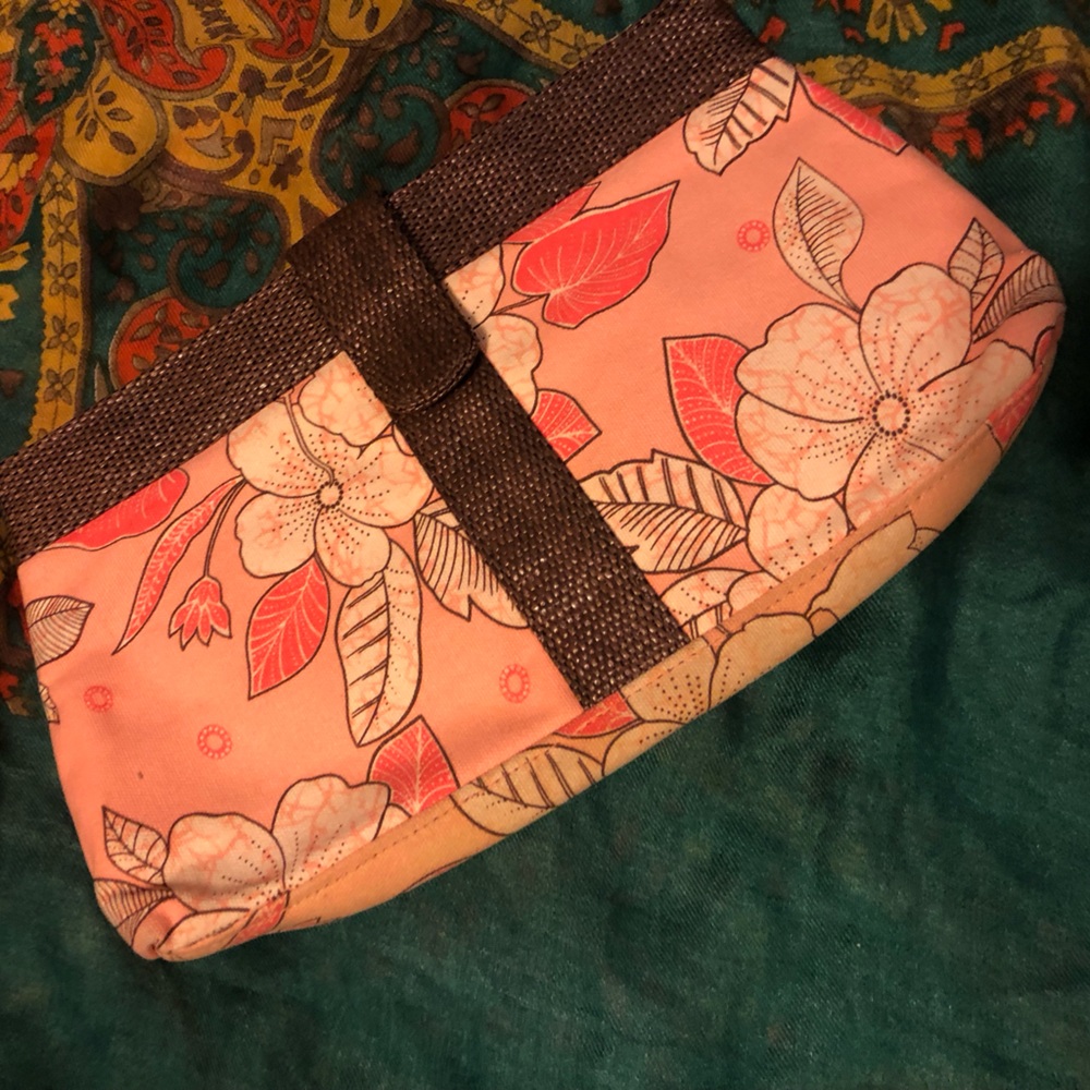 VICTORIAS SECRET BAG shown during live sale